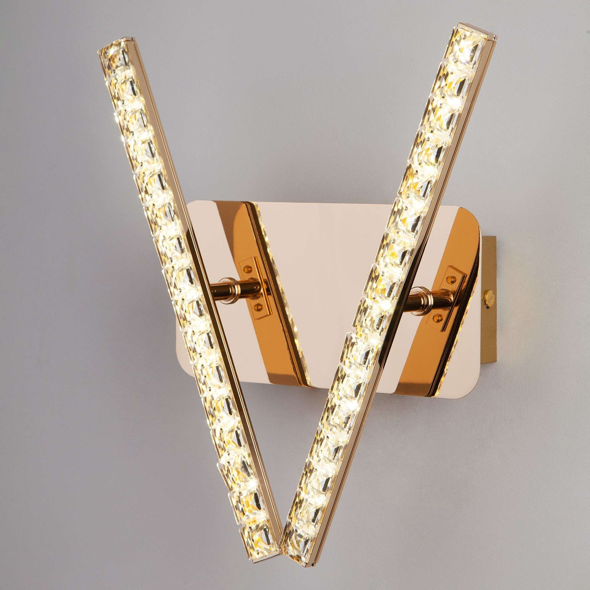 Светодиодный настенный светильник с хрусталем 90041/2 золото. Фото 3