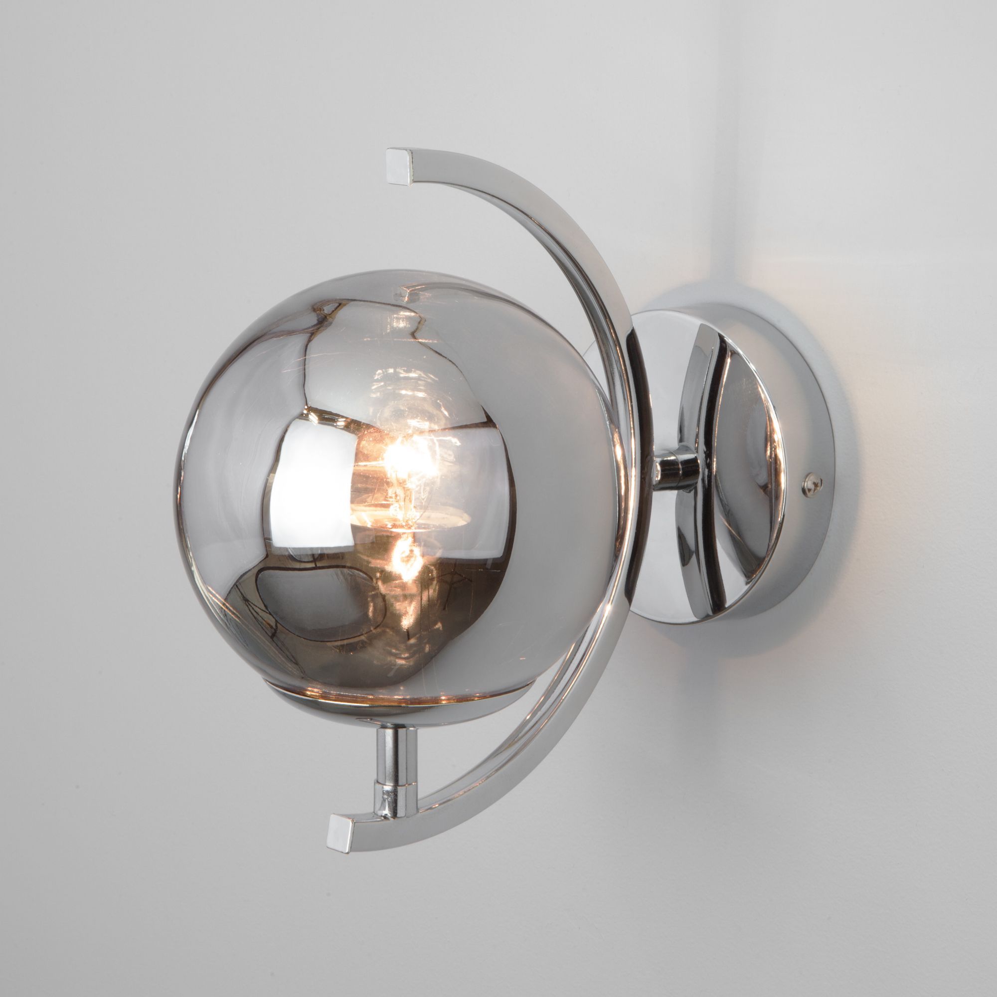 Настенный светильник со стеклянным плафоном 50072/1B хром