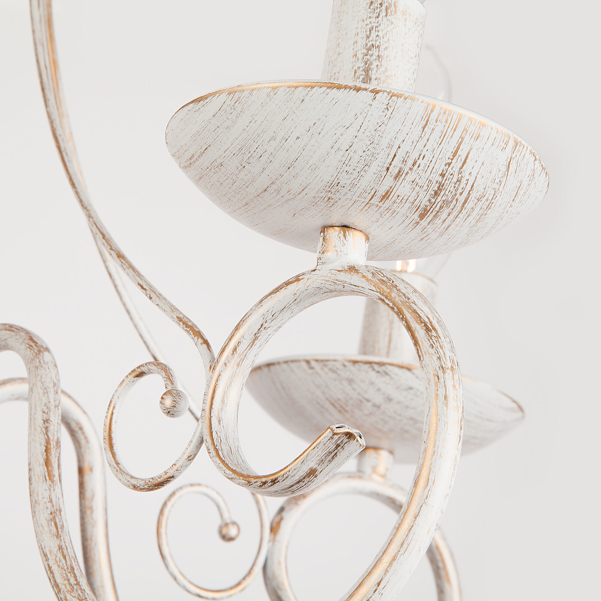 Классическая подвесная люстра Eurosvet Provence 22404/5 белый с золотом. Фото 13