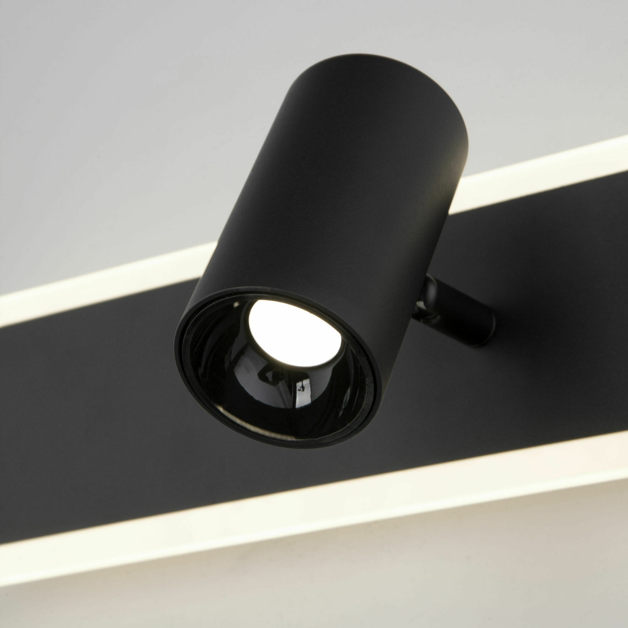 Настенный светодиодный светильник Eurosvet Binar 20127/1 LED черный. Фото 2