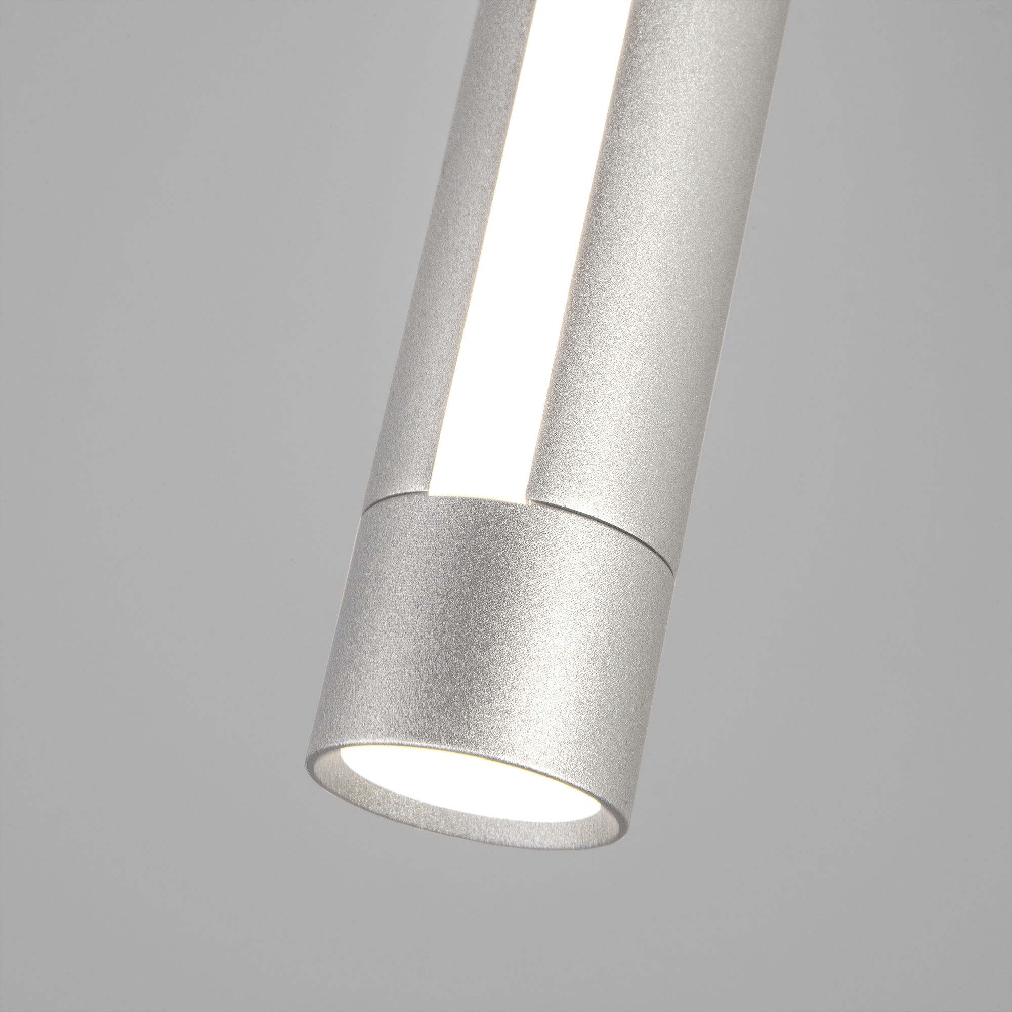 Настенно-потолочный светодиодный светильник Eurosvet Strong 20084/1 LED серебро. Фото 2