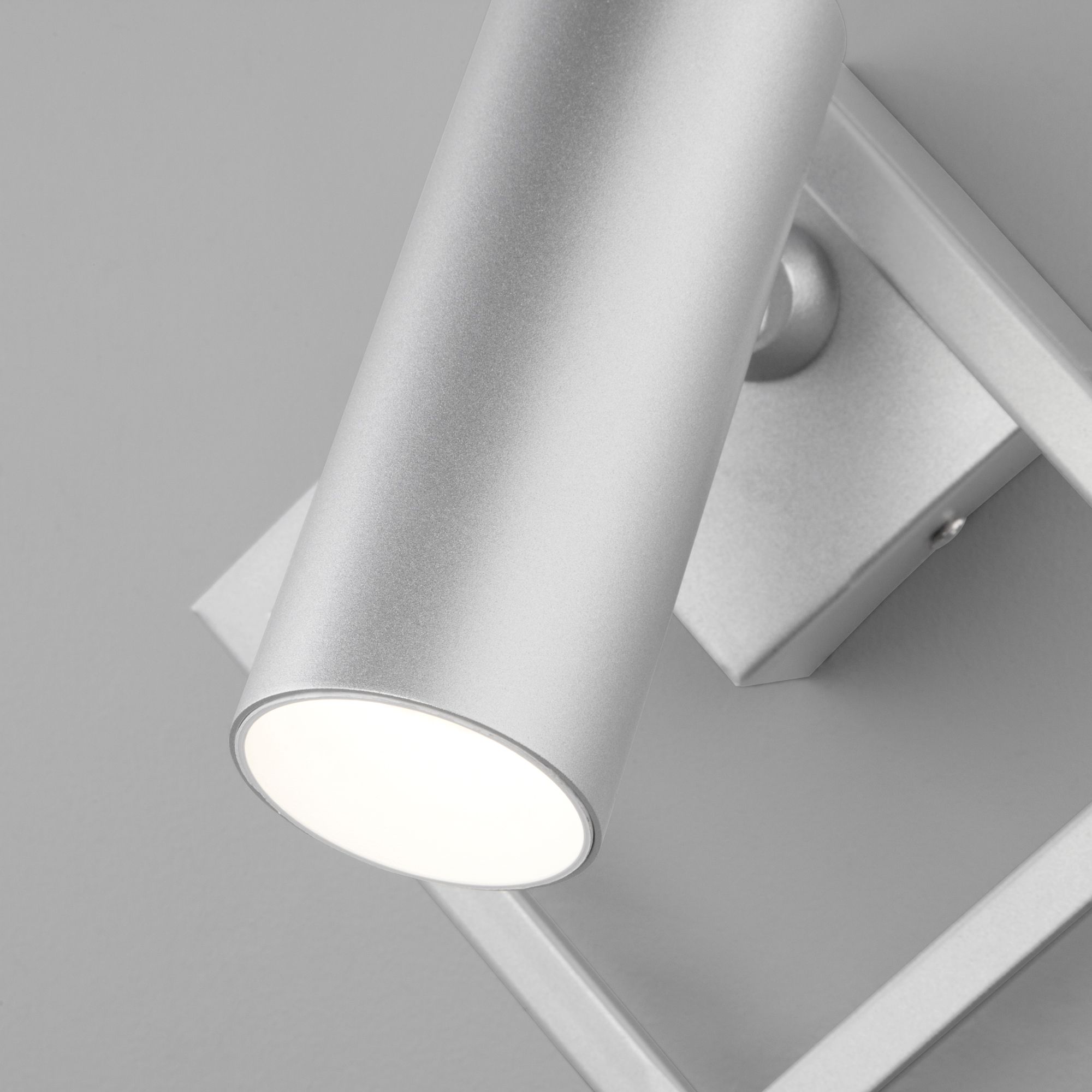 Настенный светодиодный светильник Eurosvet Turro 20091/1 LED серебро. Фото 2