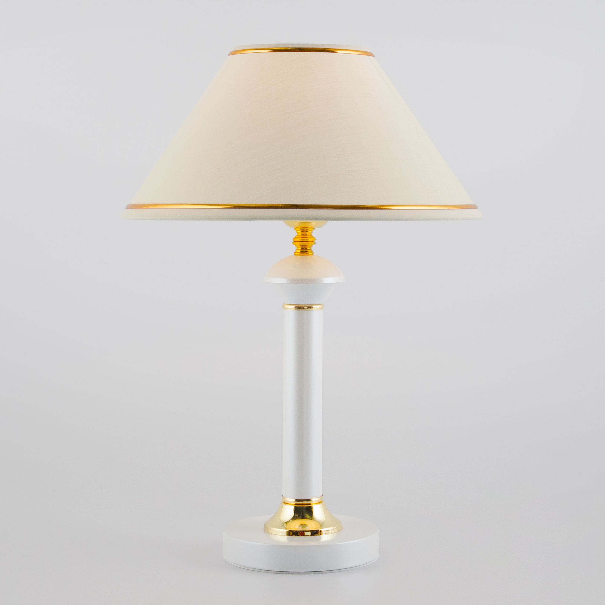 Настольная лампа Eurosvet Lorenzo 60019/1 глянцевый белый. Фото 1