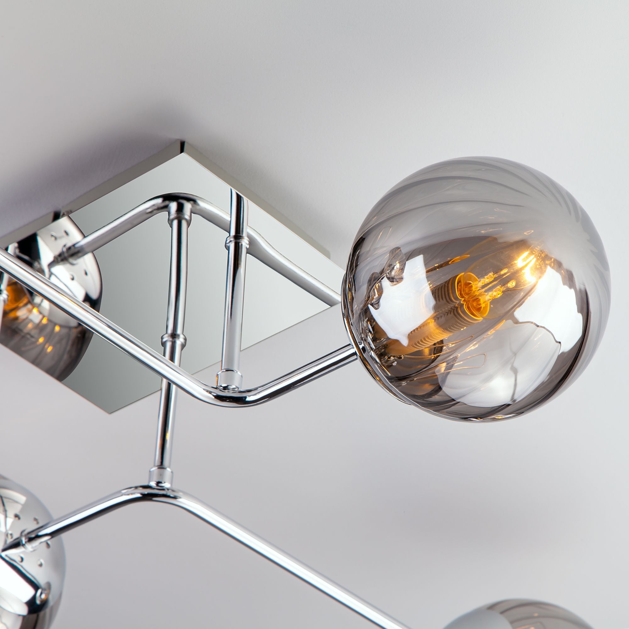 Потолочный светильник с круглыми стеклянными плафонами Eurosvet Evita 30140/6 хром. Фото 4