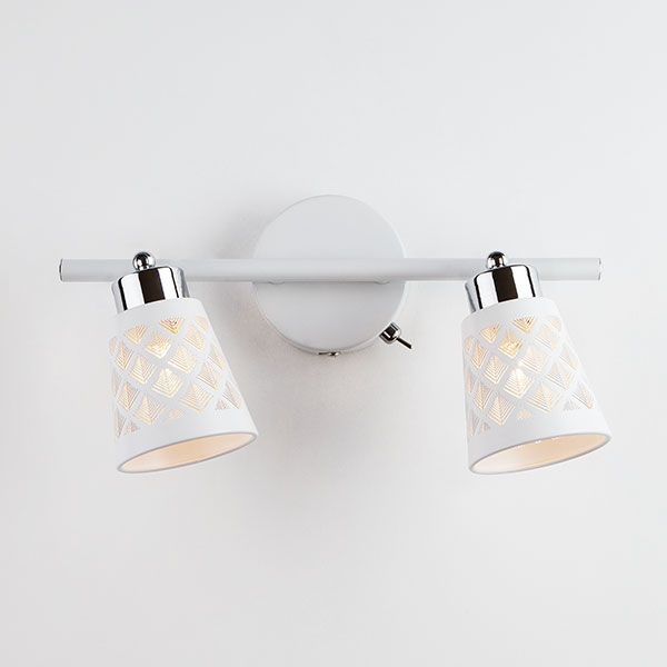 Светильник с белыми поворотными плафонами