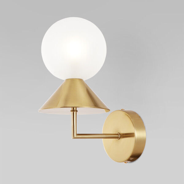 Настенный светильник в цвете латунь с фактурным плафоном 302002