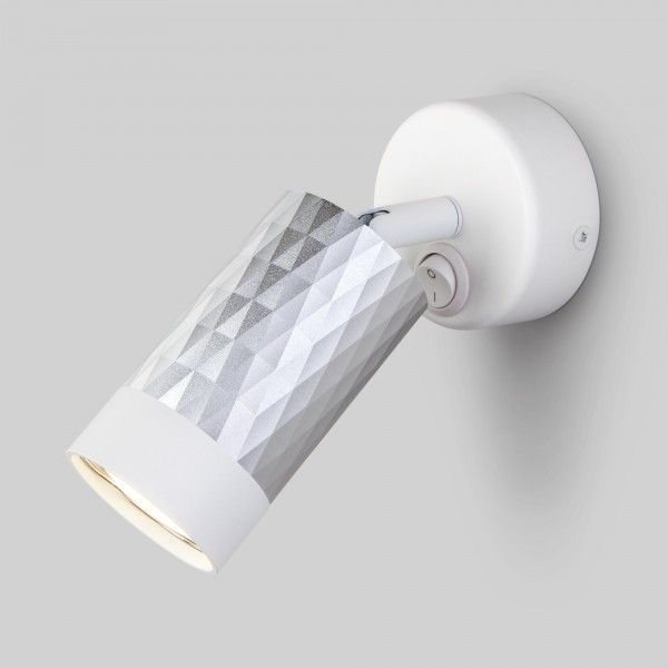 Настенный светодиодный светильник с выключателем 20088/1 белый/серебро
