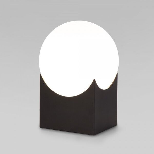 Настольный светильник