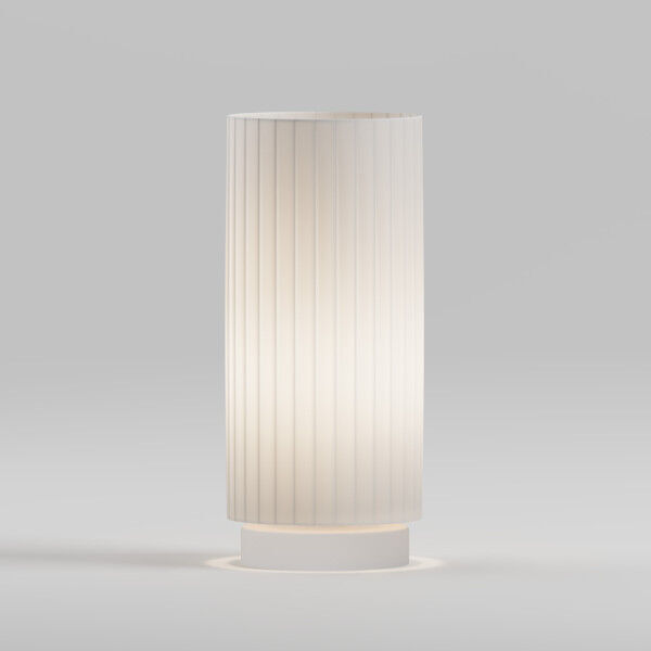 Настольный светильник с плафоном из ткани