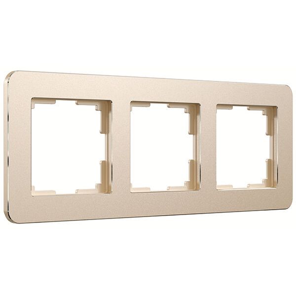 Рамка из металла на 3 поста Platinum шампань