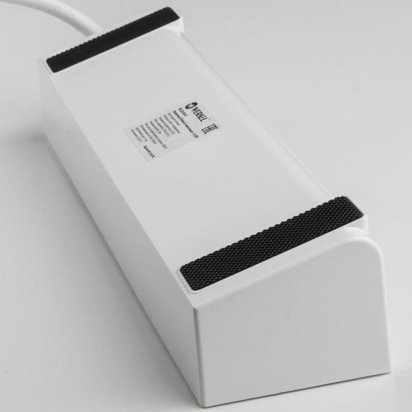 Розеточный блок 4-х местный + 3 USB белый/черный WL20-04-03. Превью 7