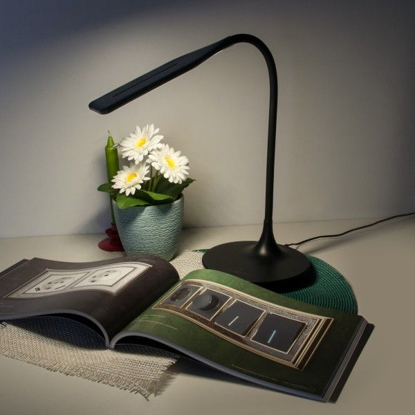 Светодиодная настольная лампа с сенсорным управлением