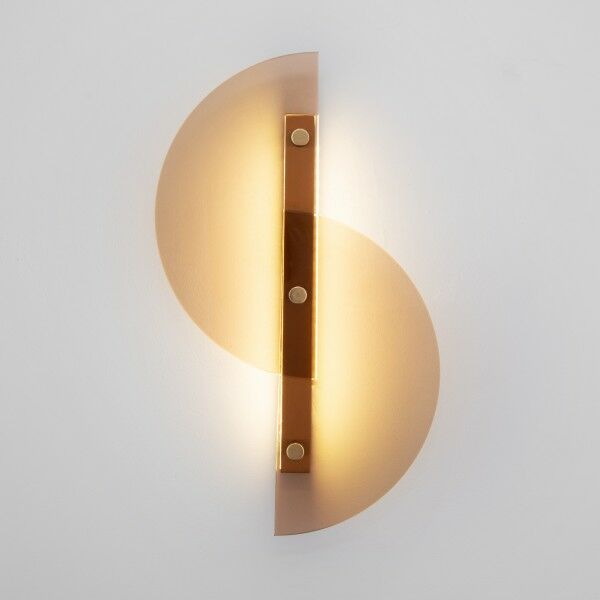 Светодиодный настенный светильник с рассеивателем из стекла 40160 LED