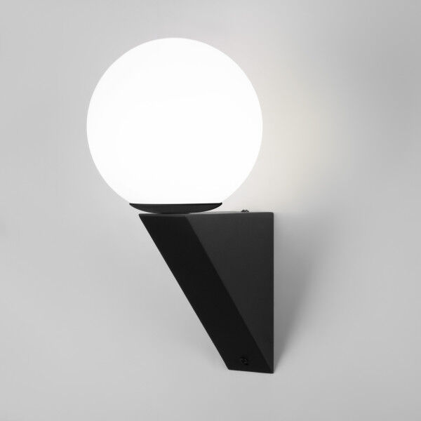 Уличный настенный светильник