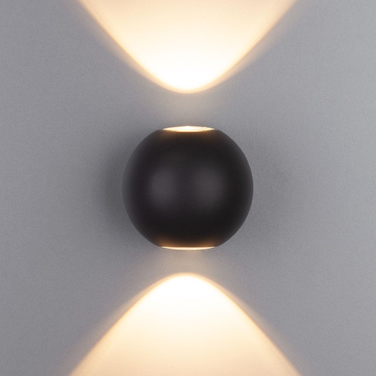 Пылевлагозащи<wbr>щенный светодиодный светильник Diver черный IP54 1566 Techno LED черный