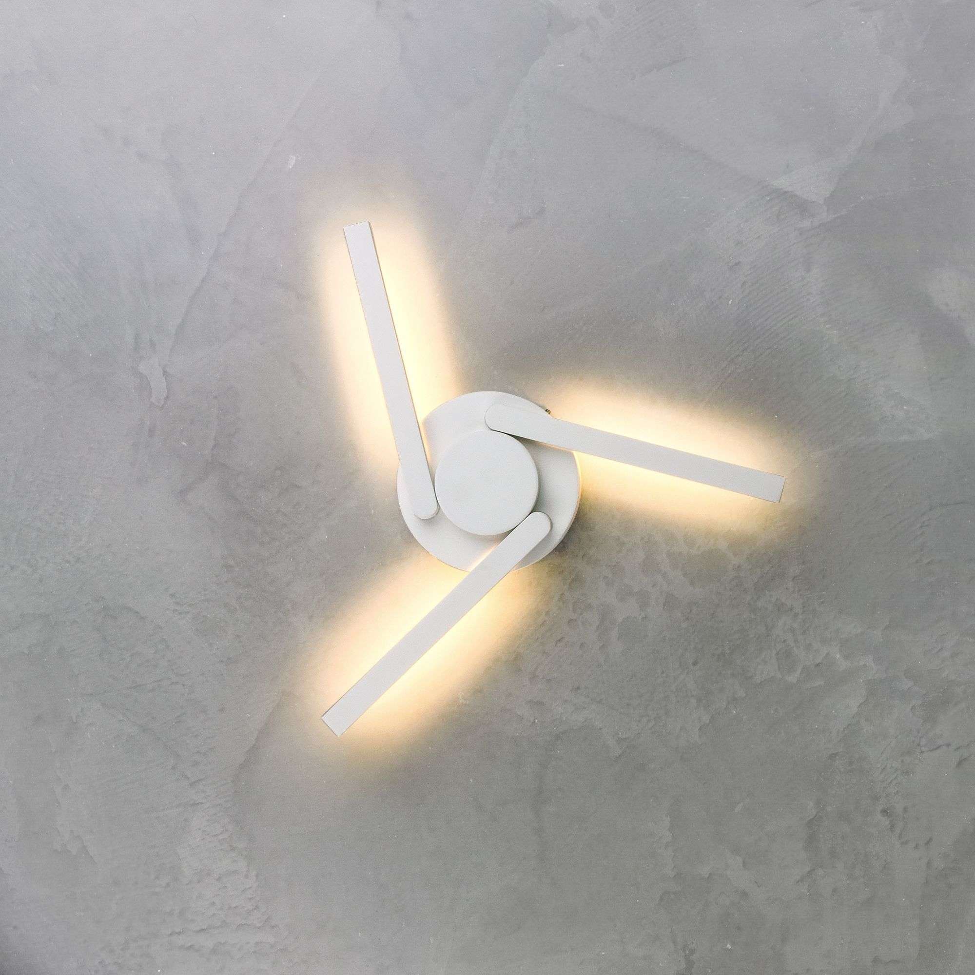 Пылевлагозащи<wbr>щенный светодиодный светильник с поворотным механизмом Lever IP54 1665 Techno LED белый. Фото 3