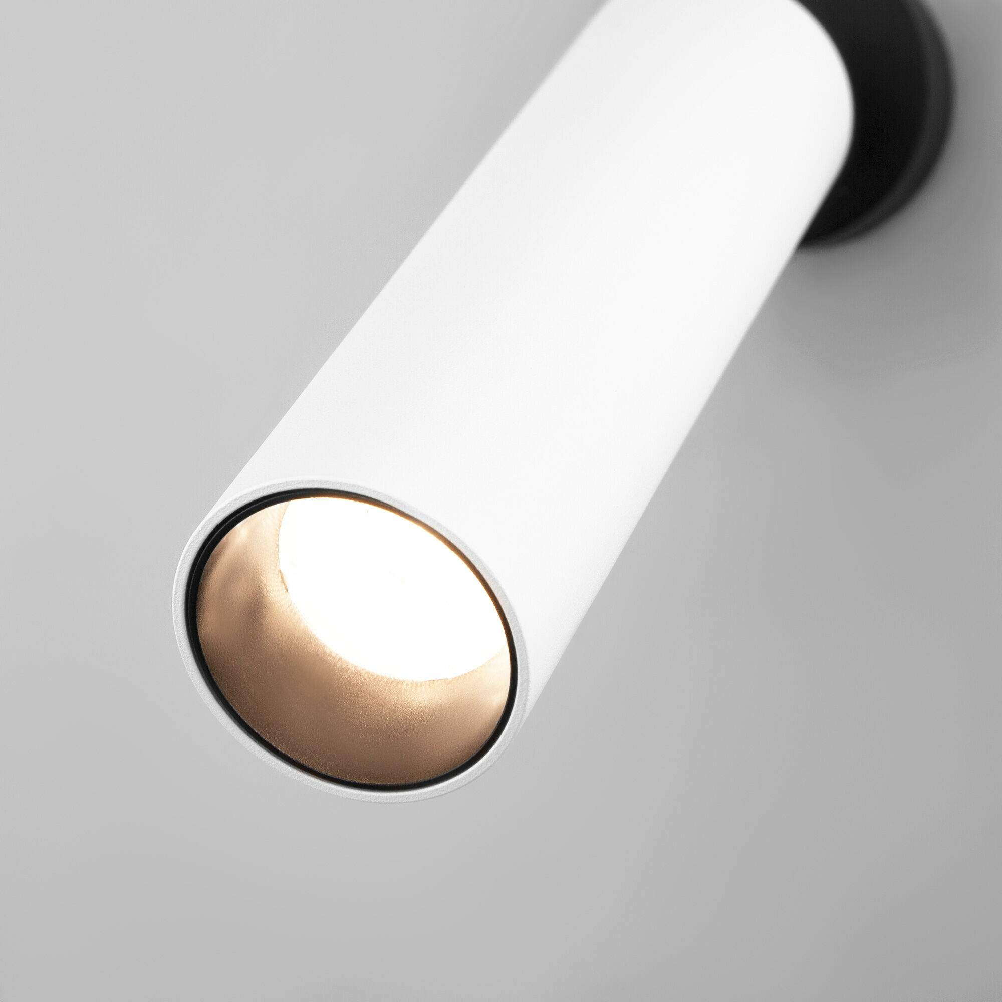 Светодиодный светильник Eurosvet Ease 20128/1 LED белый/черный. Фото 3