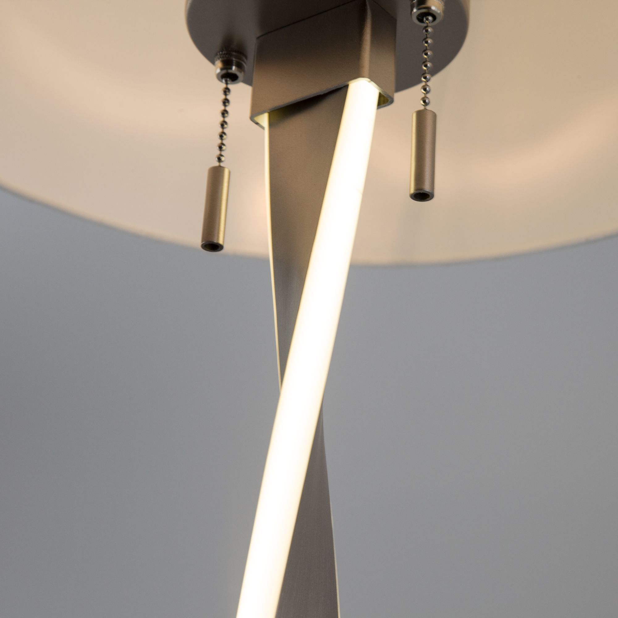 Торшер со светодиодной подсветкой арматуры Bogate's Titan 992. Фото 7