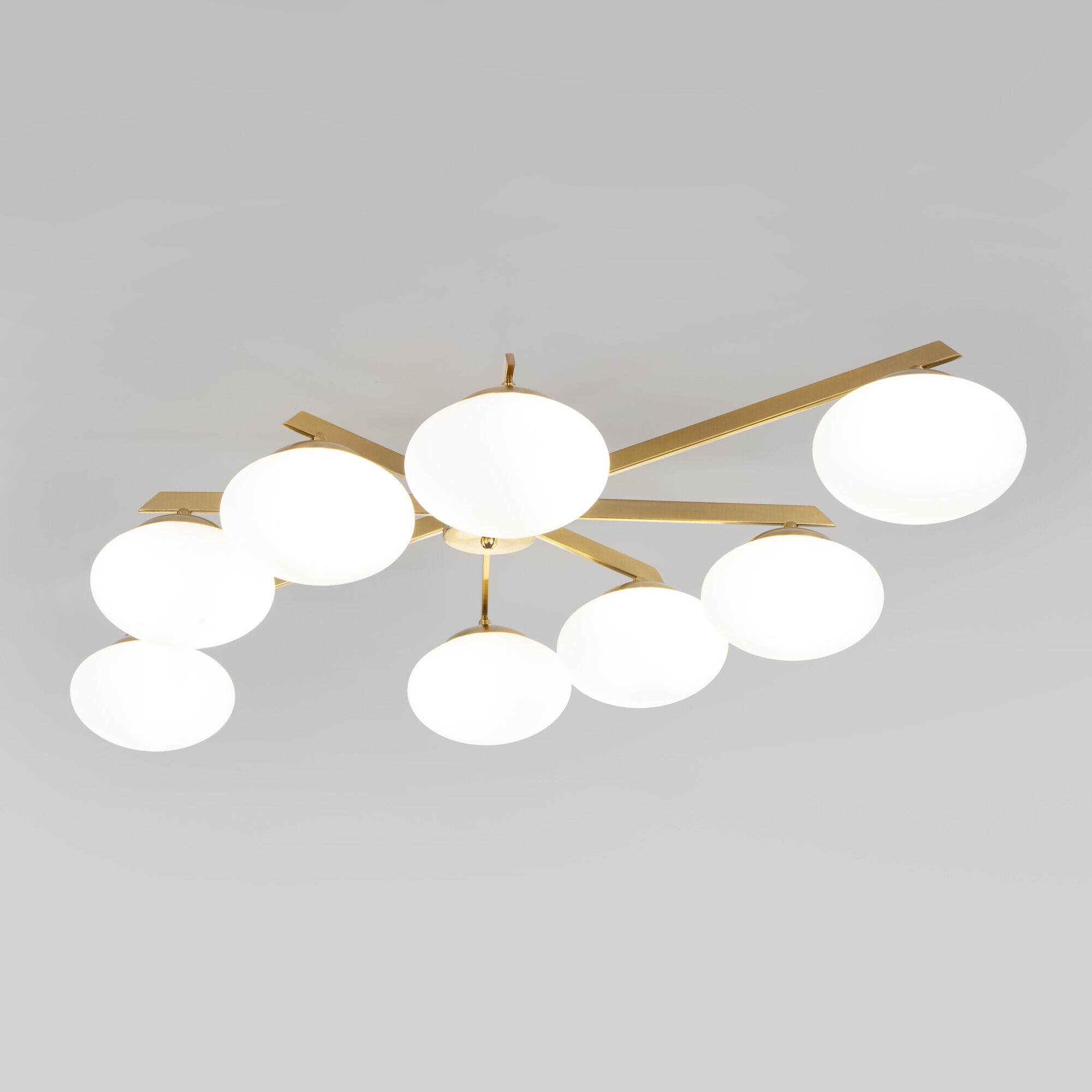 Умный потолочный светильник Eurosvet Opaline 70220/8 латунь Smart. Фото 1