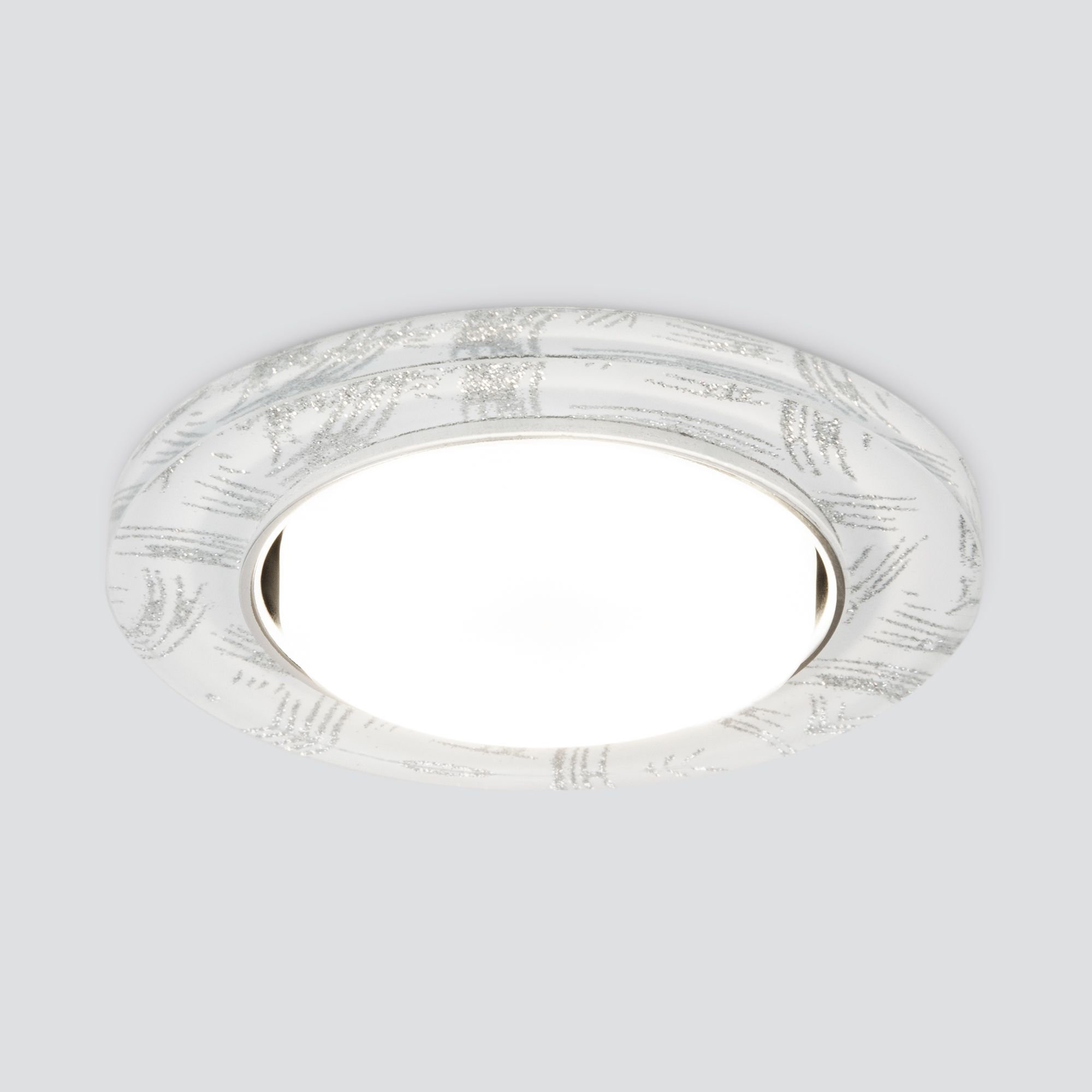 Встраиваемый точечный светильник 1062 GX53 WH/SL белый/серебро